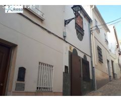 CASA ADOSADA EN BAENA.