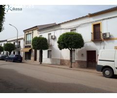 CASA EN VENTA EN PEDRO ABAD !!....