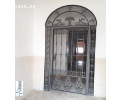 CASA EN VENTA EN PEDRO ABAD !!....