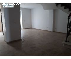 CASA EN VENTA EN PEDRO ABAD !!....