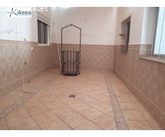 CASA EN VENTA EN PEDRO ABAD !!....