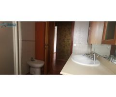 Piso en el sector sur . Próximo a la Parroquia Sagrada Familia.