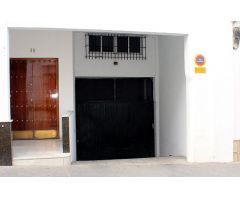 Plaza de aparcamiento en centro de Chiclana
