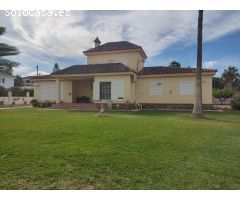 ESTUPENDO CHALET EN LA ZONA DE LA JARA