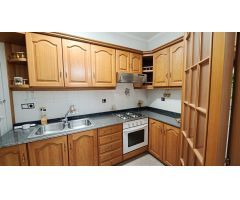 Piso de VPO precio libre. Vivienda de 3 Habitaciones a reformar y plaza de parquing opcional.