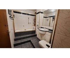 Piso de VPO precio libre. Vivienda de 3 Habitaciones a reformar y plaza de parquing opcional.