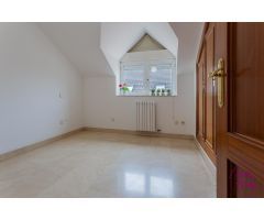 Ático de dos dormitorios en Calle Cádiz