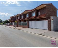Vivienda adosada en la exclusiva urbanización Britania