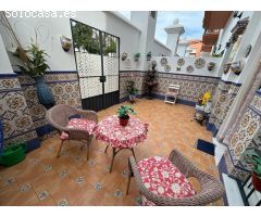 MARAVILLOSA CASA INDEPENDIENTE EN UNA UBICACIÓN PRIVILEGIADA ( PLAZA DE LAS INFANTAS)