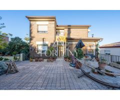 Casa en Calle Tramuntana, Castellvell.