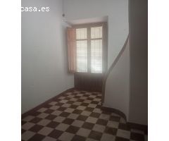 En el Centro del Pueblo: Ideal para Hotel o Apartamentos Turísticos