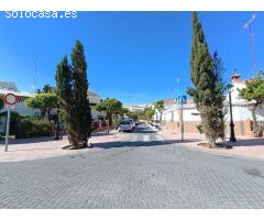 Casa en Estepona Centro con Dos Viviendas y Parcela Privada