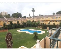 Adosada de 3 Dormitorios con Piscina en Urbanización Exclusiva