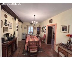Casa de Pueblo en Estepona – 4 Dormitorios a Solo 5 Minutos de la Playa.