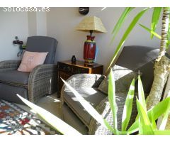 Apartamento con vistas al mar y orientación sur en excelente estado.