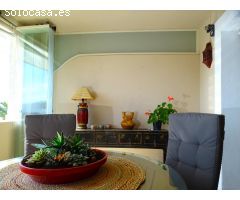 Apartamento con vistas al mar y orientación sur en excelente estado.