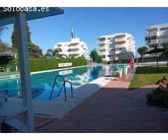 Piso tres dormitorios con piscina comunitaria