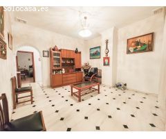 SE VENDE CASA ESTILO ANDALUZ, IDEAL PARA HACER VARIOS APARTAMENTOS