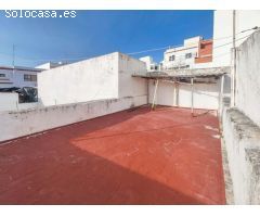 SE VENDE CASA ESTILO ANDALUZ, IDEAL PARA HACER VARIOS APARTAMENTOS