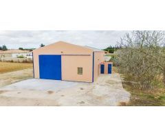 SE VENDE GRAN FINCA DE 10.000M, CON UNA NAVE CONSTRUIDA DE 150M