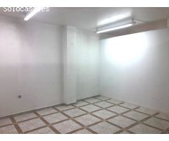 LOCAL EN EL CENTRO DE CHICLANA!