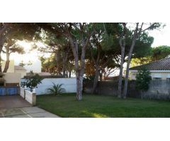 ?? ALQUILER VACACIONAL DE UN PRECIOSO CHALET A TAN SÓLO 200 METROS DE LA PLAYA DE LA BARROSA ???????