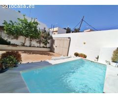CASA EN EL CENTRO DE CHICLANA