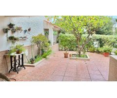 PRECIOSA PLANTA BAJA CON JARDÍN