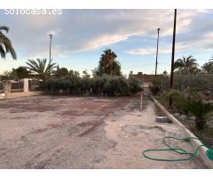 CASA INDEPENDIENTE  EN UNA PARCELA DE 1.704M