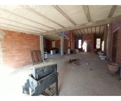 CHALET EN CONSTRUCCIÓN CON SOLAR