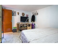 Os presentamos vivienda en pleno centro del Pueblo de Montroig.