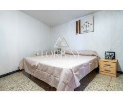 Os presentamos vivienda en pleno centro del Pueblo de Montroig.