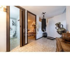 Os presentamos vivienda en pleno centro del Pueblo de Montroig.