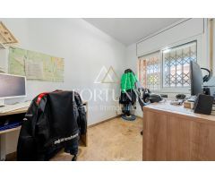 ¡Descubre tu nuevo hogar en esta impresionante casa esquinera pareada!