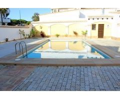 ¡CHALET CON UBICACIÓN PERFECTA EN LA BARROSA A TAN SÓLO METROS DEL MAR!