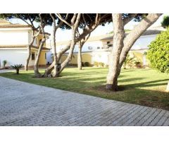 ¡CHALET CON UBICACIÓN PERFECTA EN LA BARROSA A TAN SÓLO METROS DEL MAR!