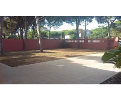 ¡MAGNÍFICO CHALET EN CARRETERA DE LA BARROSA!