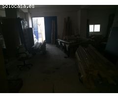 LOCAL DE 105M2  CON DOS CUEVAS DE 30M2