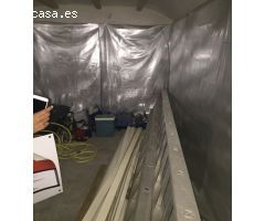 LOCAL DE 105M2  CON DOS CUEVAS DE 30M2