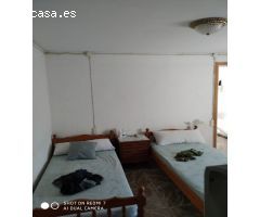 CASA CON PARCELA Y NAVE