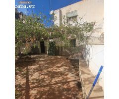 CASA CON PARCELA, BARRIO DE LA ESPERANZA