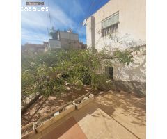 CASA CON PARCELA, BARRIO DE LA ESPERANZA