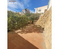 CASA CON PARCELA, BARRIO DE LA ESPERANZA