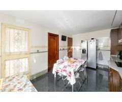 CHALET DE ENSUEÑO EN VILLA DE OTURA