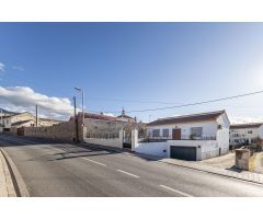 CHALET EN UNA SOLA PLANTA CON PARCELA EN EL BARRIO DE MONACHIL