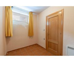 ¡MAGNIFICO APARTAMENTO CON PLAZA DE GARAJE CERRADA EN SIERRA NEVADA!