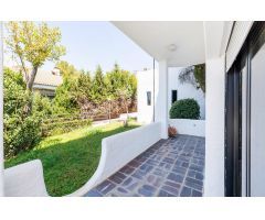 Exclusiva vivienda en El Serrallo con jardín, apartamento independiente y espectaculares vistas