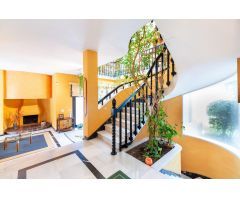 Exclusiva vivienda en El Serrallo con jardín, apartamento independiente y espectaculares vistas