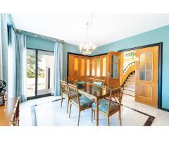 Exclusiva vivienda en El Serrallo con jardín, apartamento independiente y espectaculares vistas