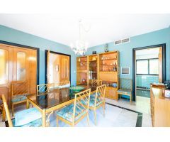 Exclusiva vivienda en El Serrallo con jardín, apartamento independiente y espectaculares vistas